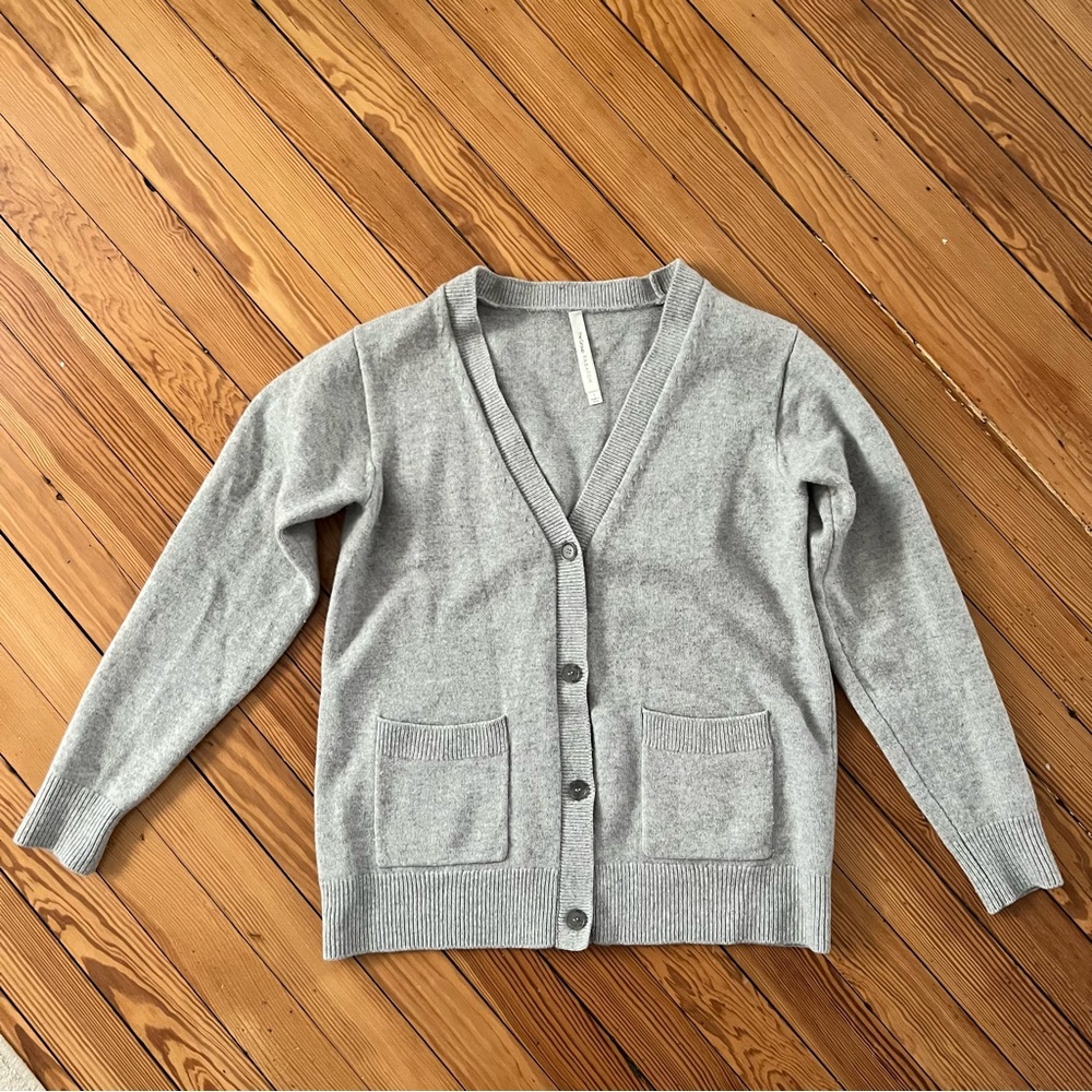 The group babaton grey cashmere cardigan sz 1